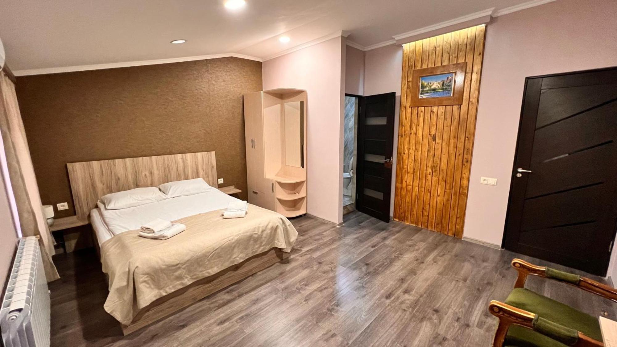 Elross Bed & Breakfast